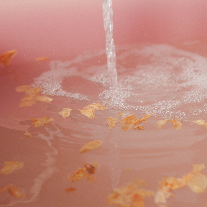 The Ikarian Relaxation Soak 400g Rose Absolute, Neroli, Seabuckthorn